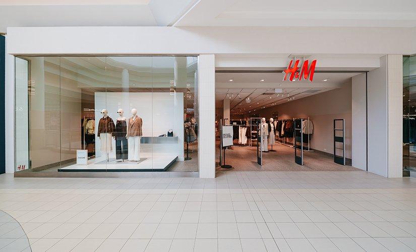 H&amp;M inside Upper Canada Mall