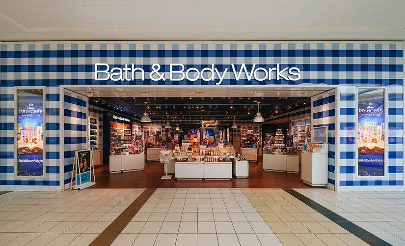 Bath & Body Works / White Barn inside Upper Canada Mall