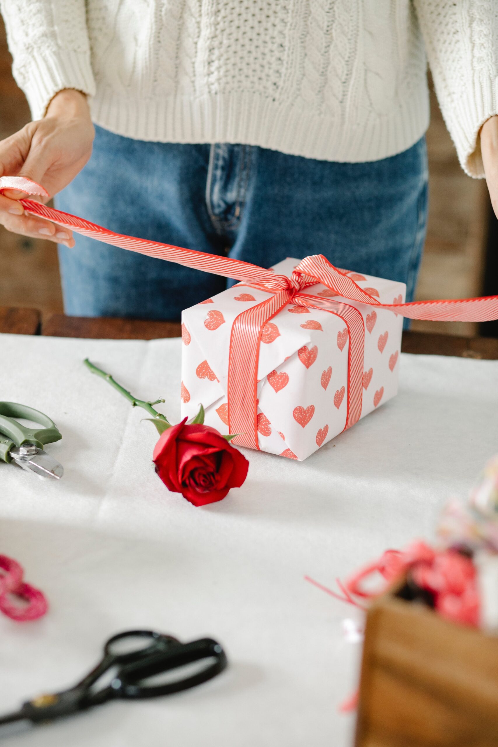 Wrapping of Valentine's Day gift