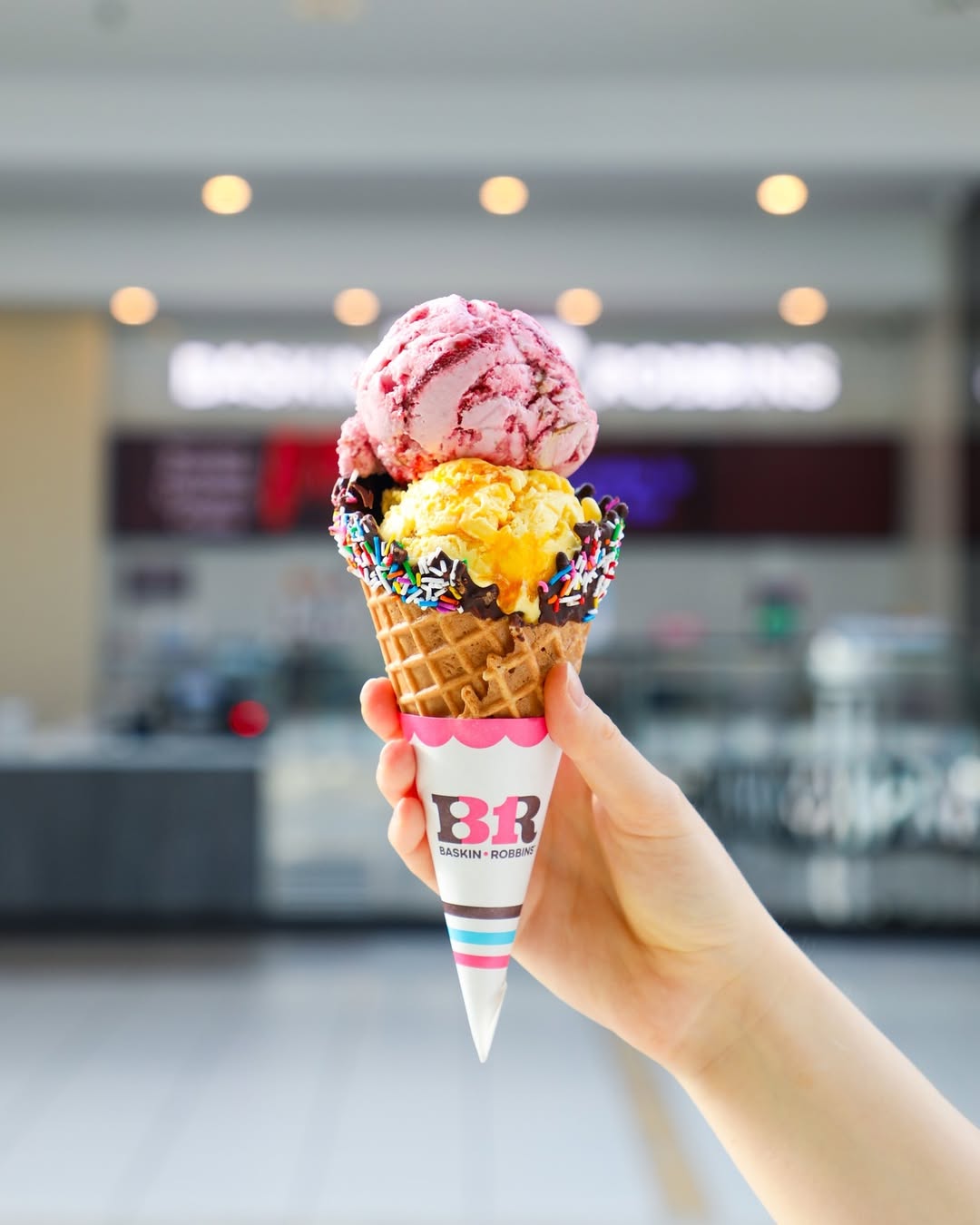 baskin-robbins ice cream cone
